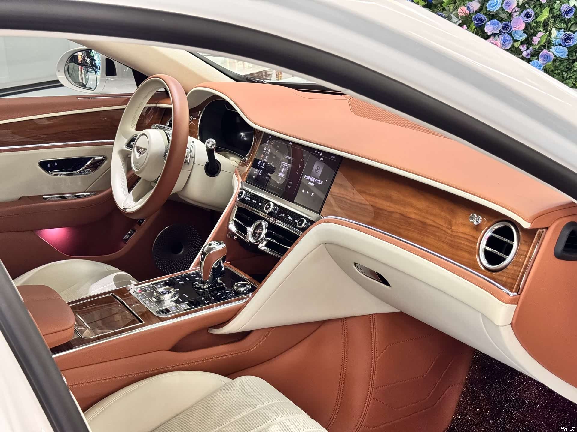 Bentley Flying Spur, 2023 15