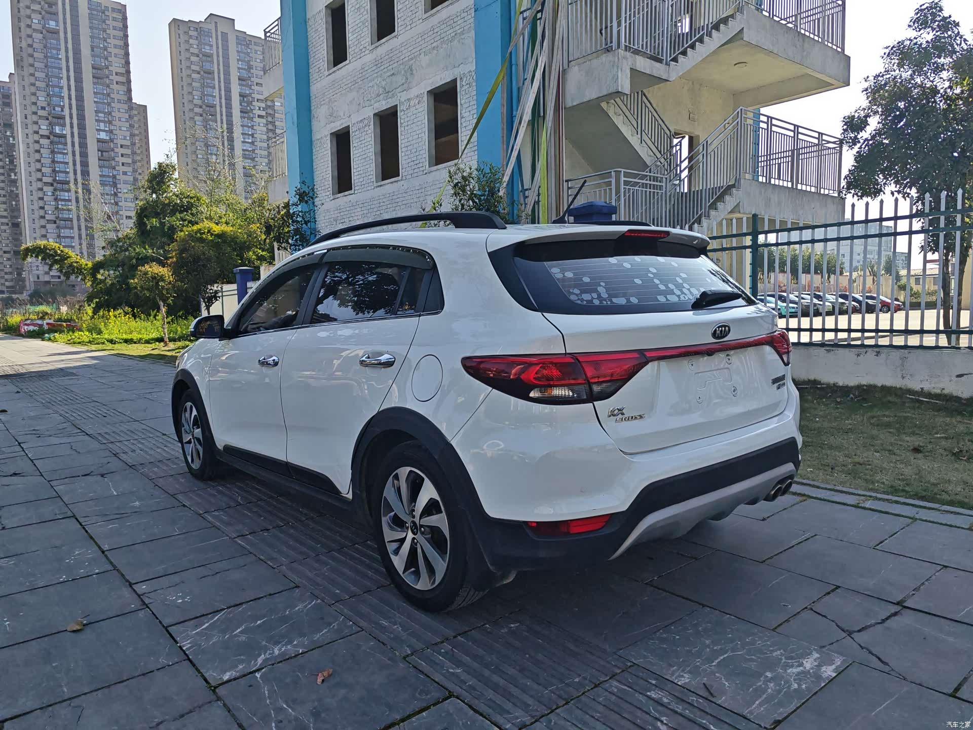 Kia KX, 2018 10