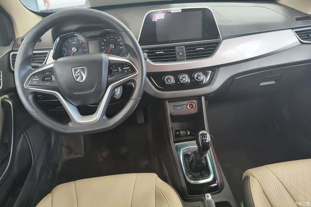 Wuling 310W, 2018 12