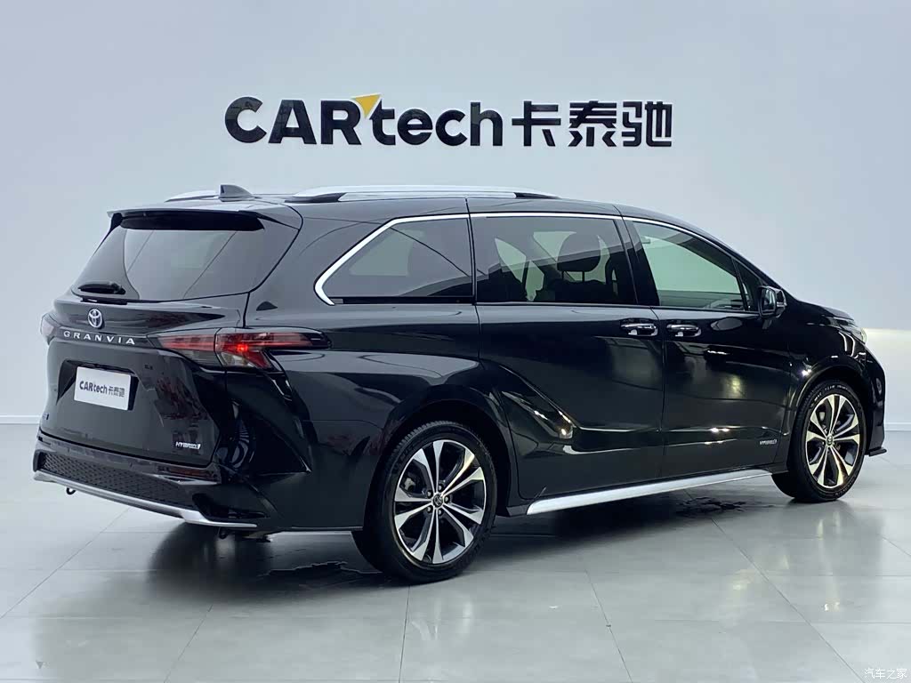 Toyota Granvia, 2024 3