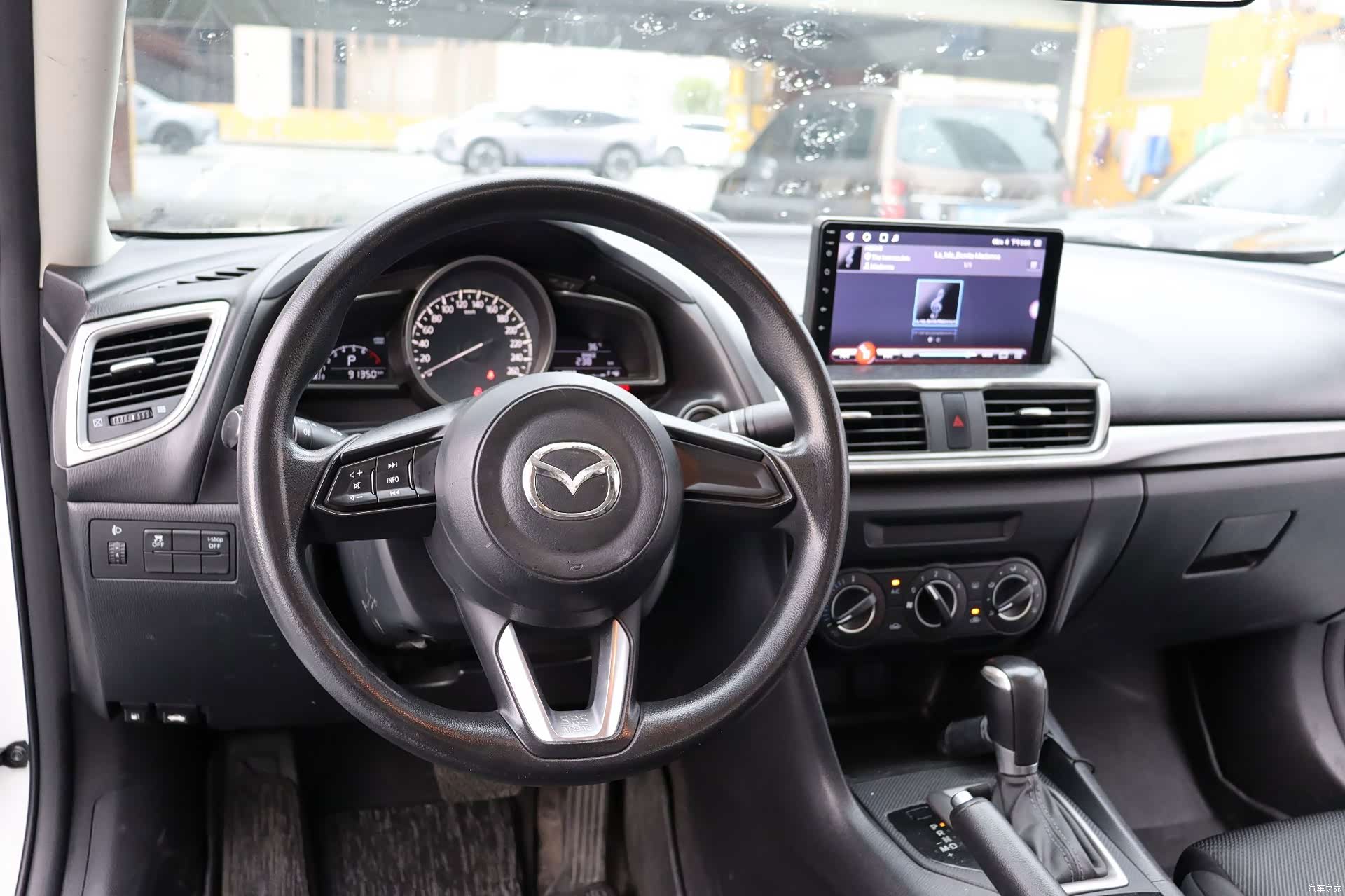 Mazda Mazda3, 2017 11