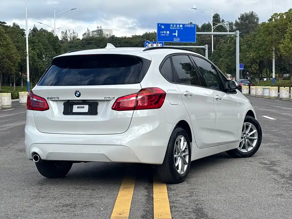 BMW 2 series station wagon