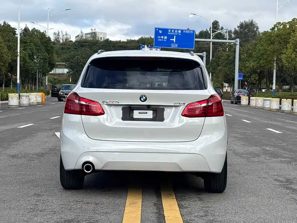 BMW 2 series station wagon