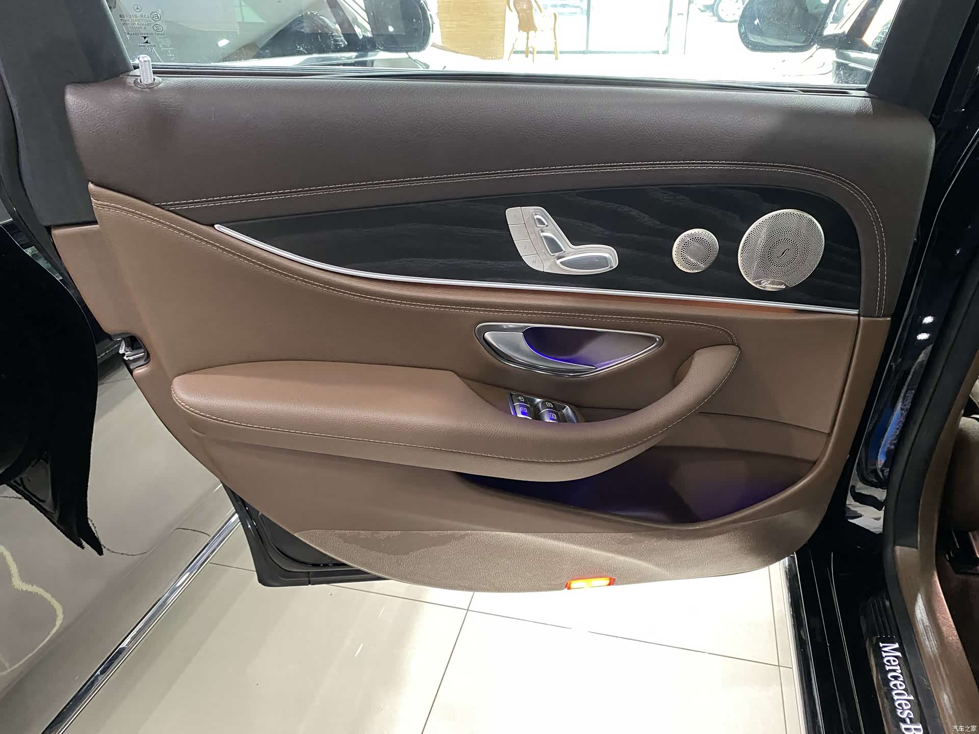 Mercedes-Benz E-Class, 2022 11