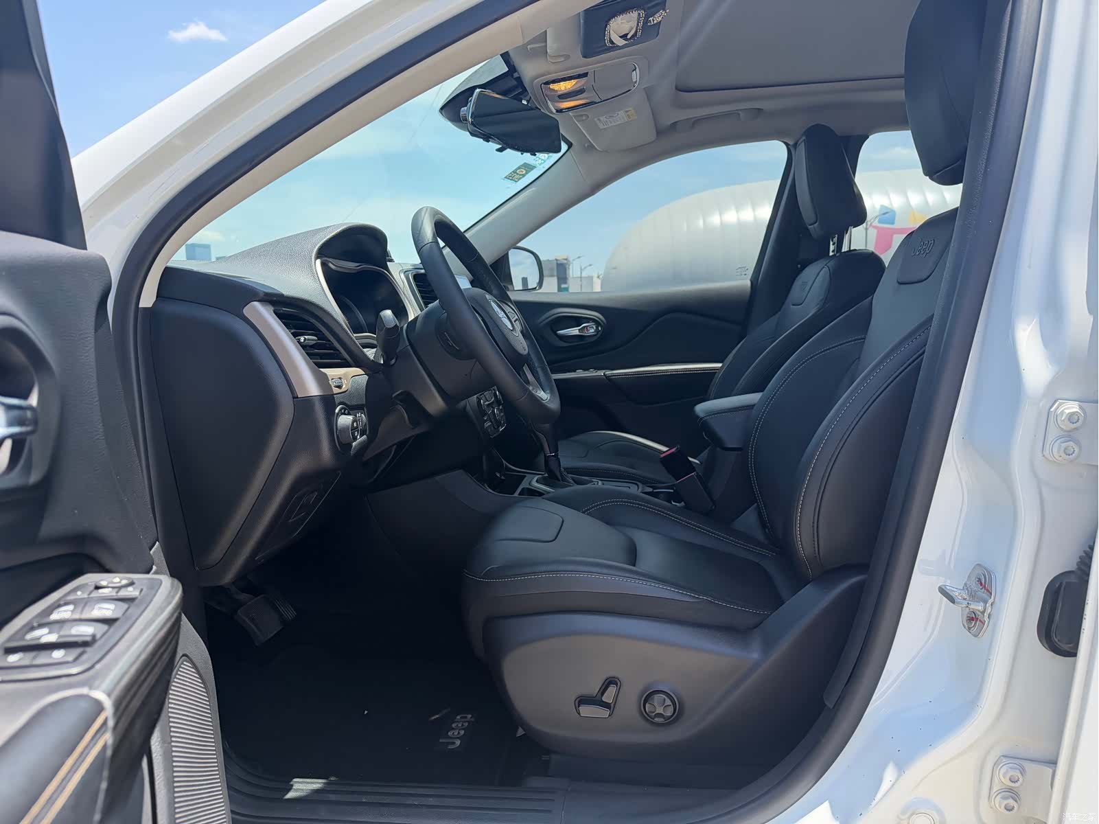 Jeep Cherokee, 2017 13