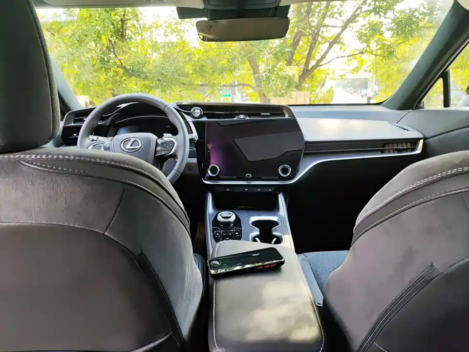 Lexus RZ