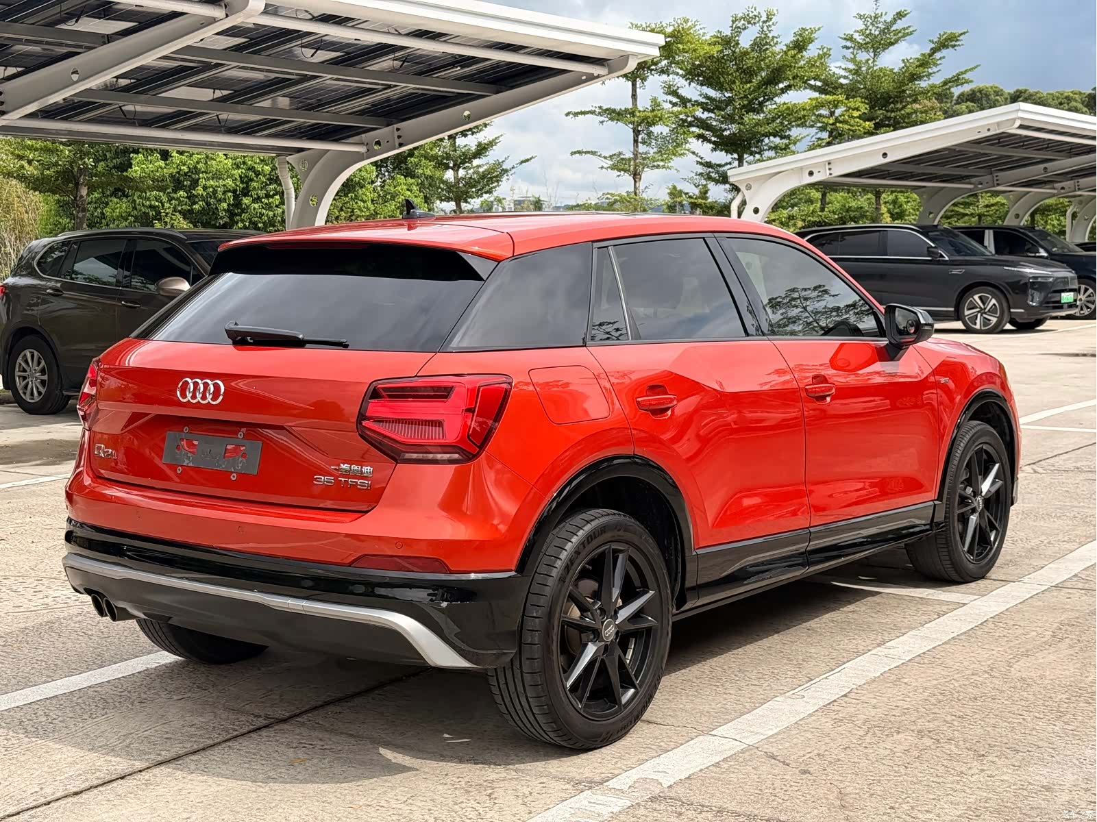 Audi Q2L, 2018 13