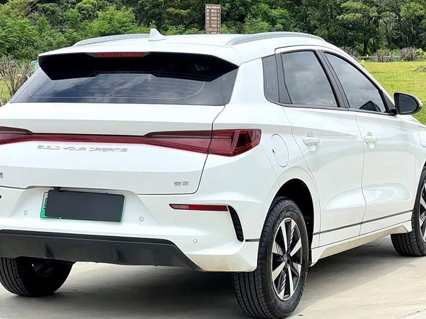 BYD e2