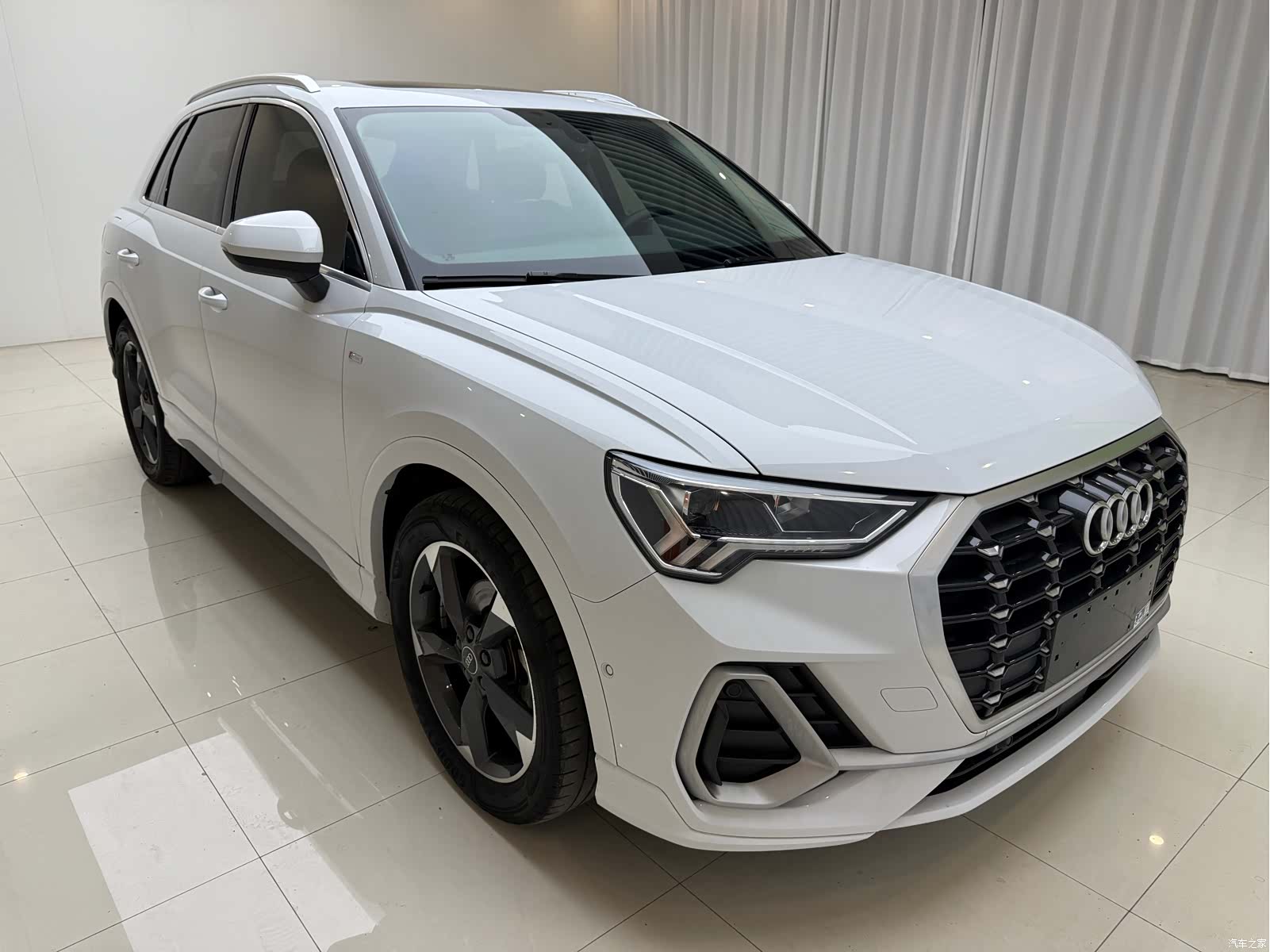 Audi Q3, 2022 3
