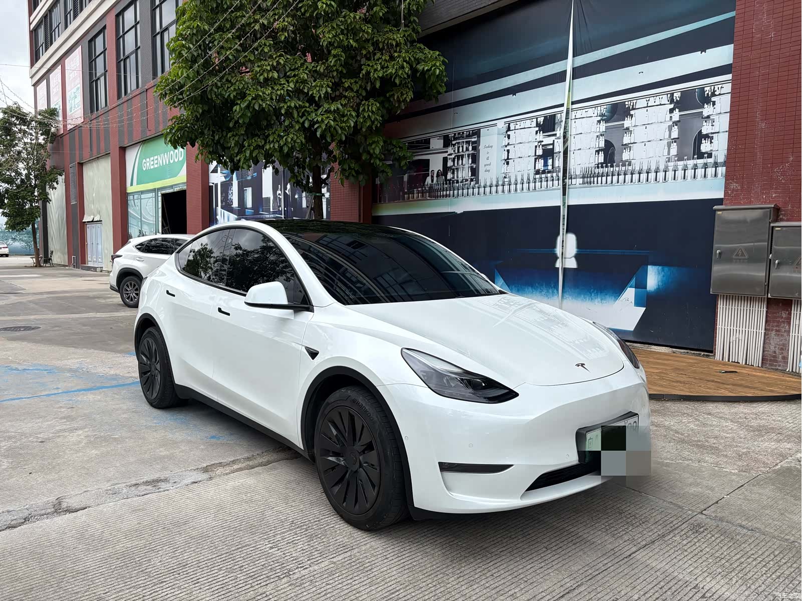 Tesla Model Y, 2023 2