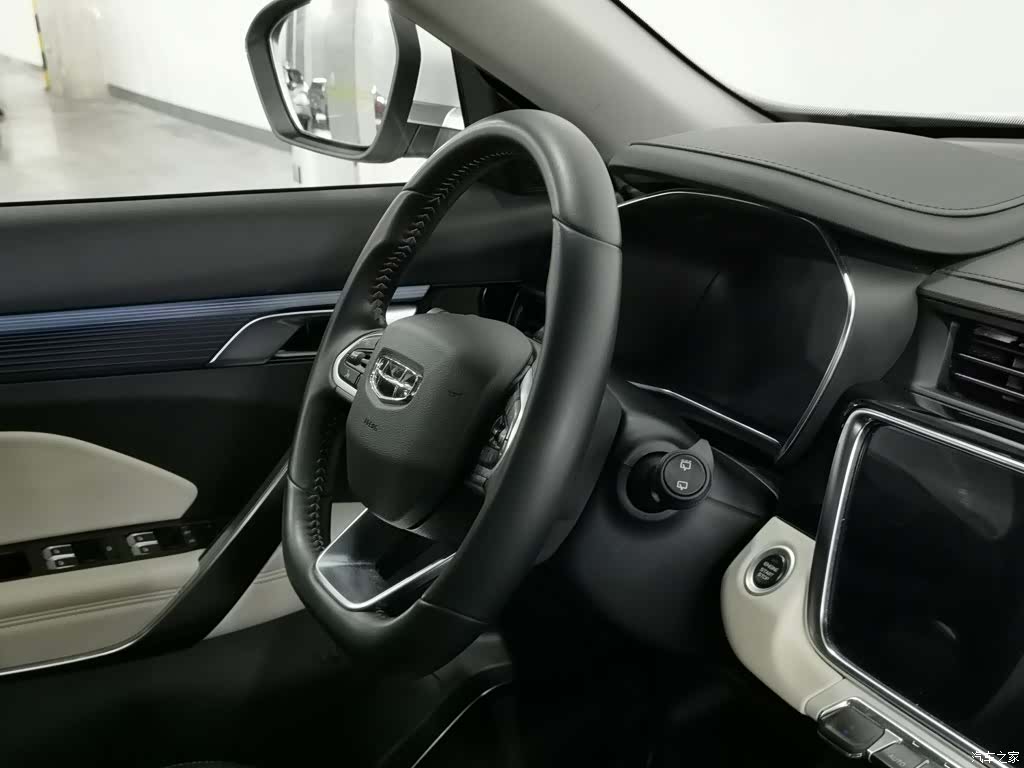 Geely Boyue, 2022 22