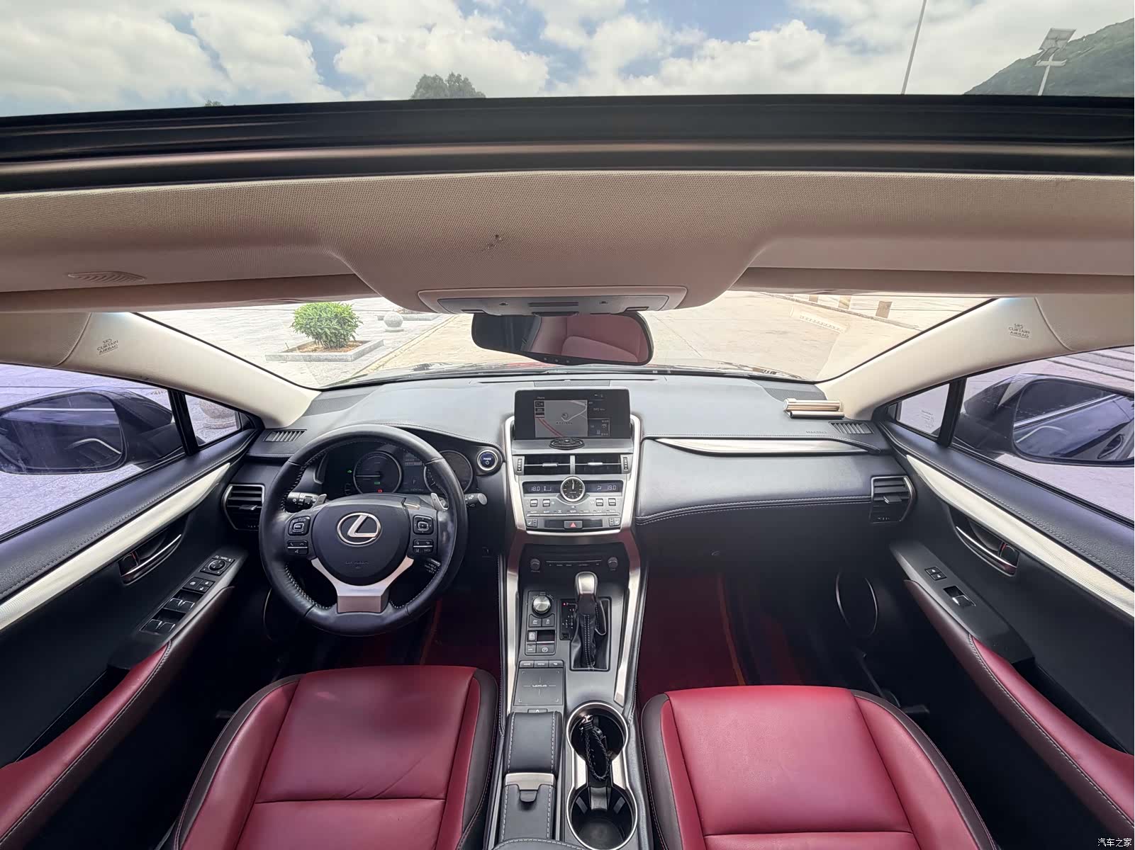 Lexus NX, 2017 11