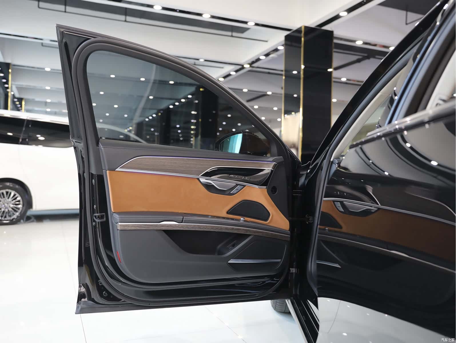 Audi A8L, 2024 6