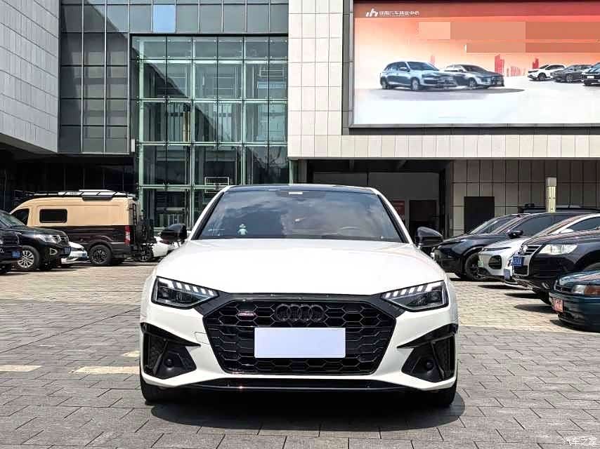 Audi A4L, 2022 3