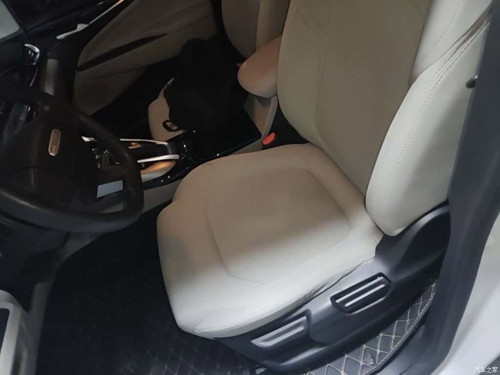 Maxus G50, 2022 11