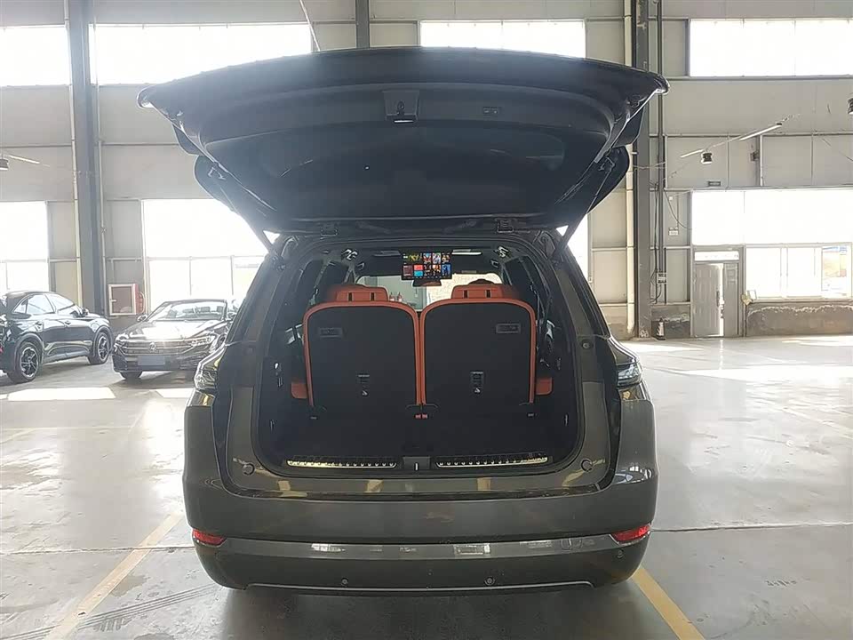Li Auto Ideal L8