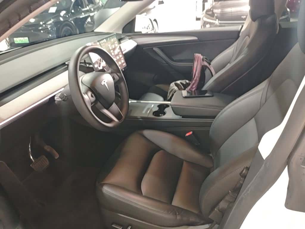 Tesla Model Y, 2024 15