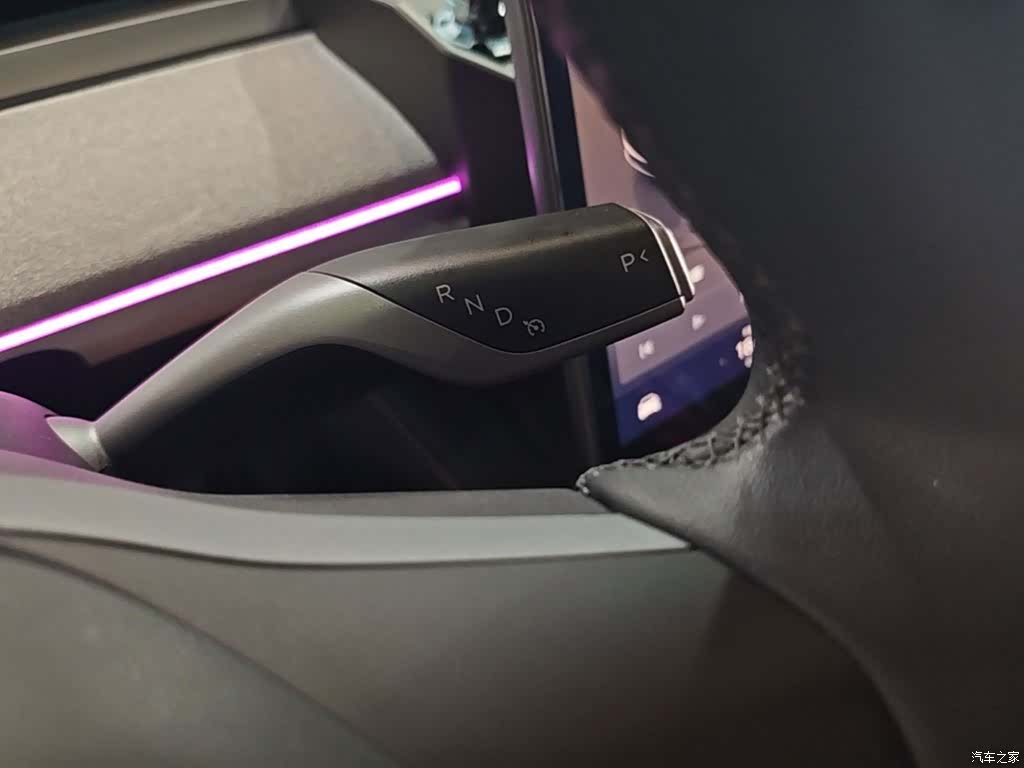 Tesla Model Y, 2024 14