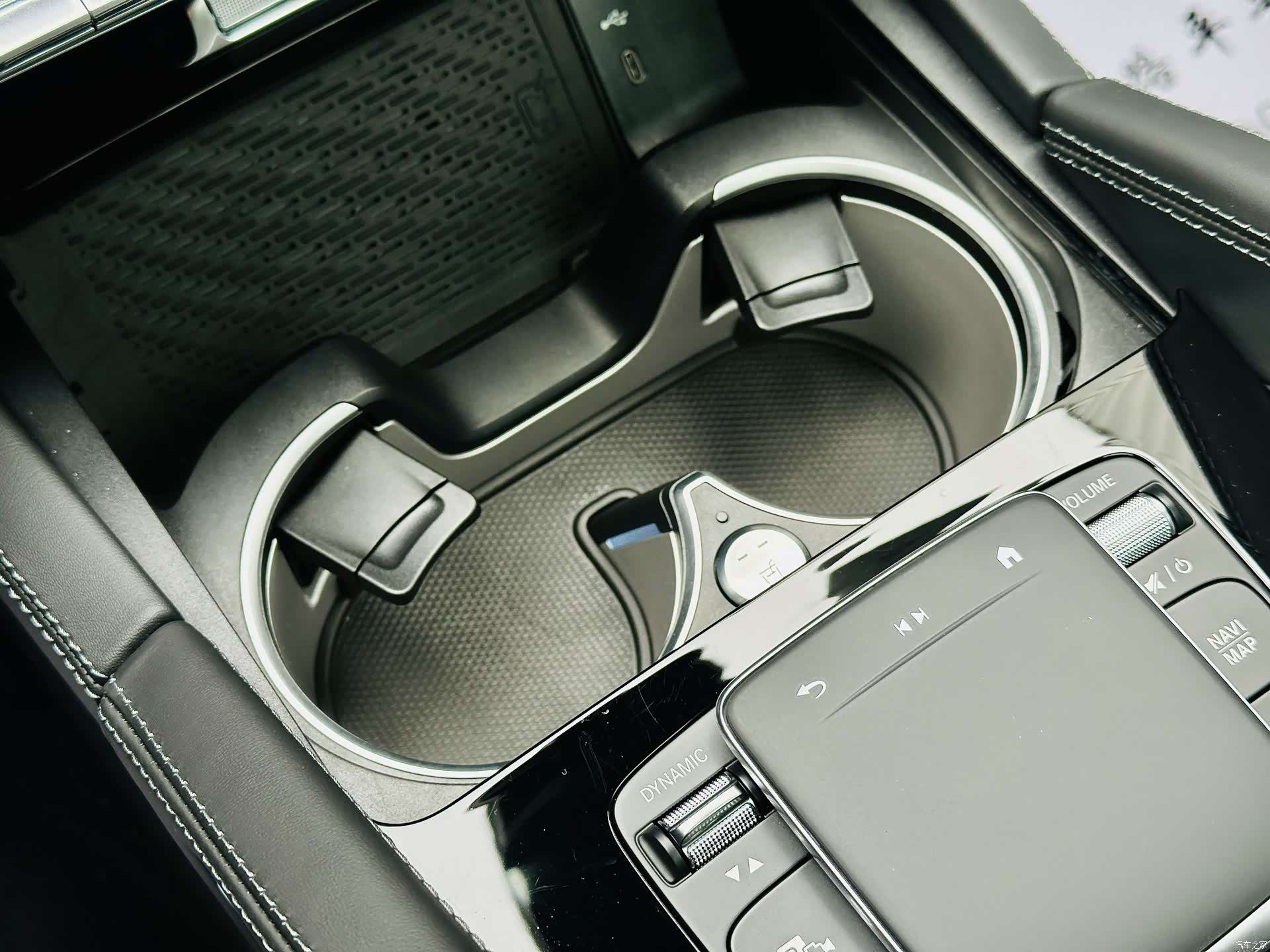 Mercedes-Benz GLS, 2026 11