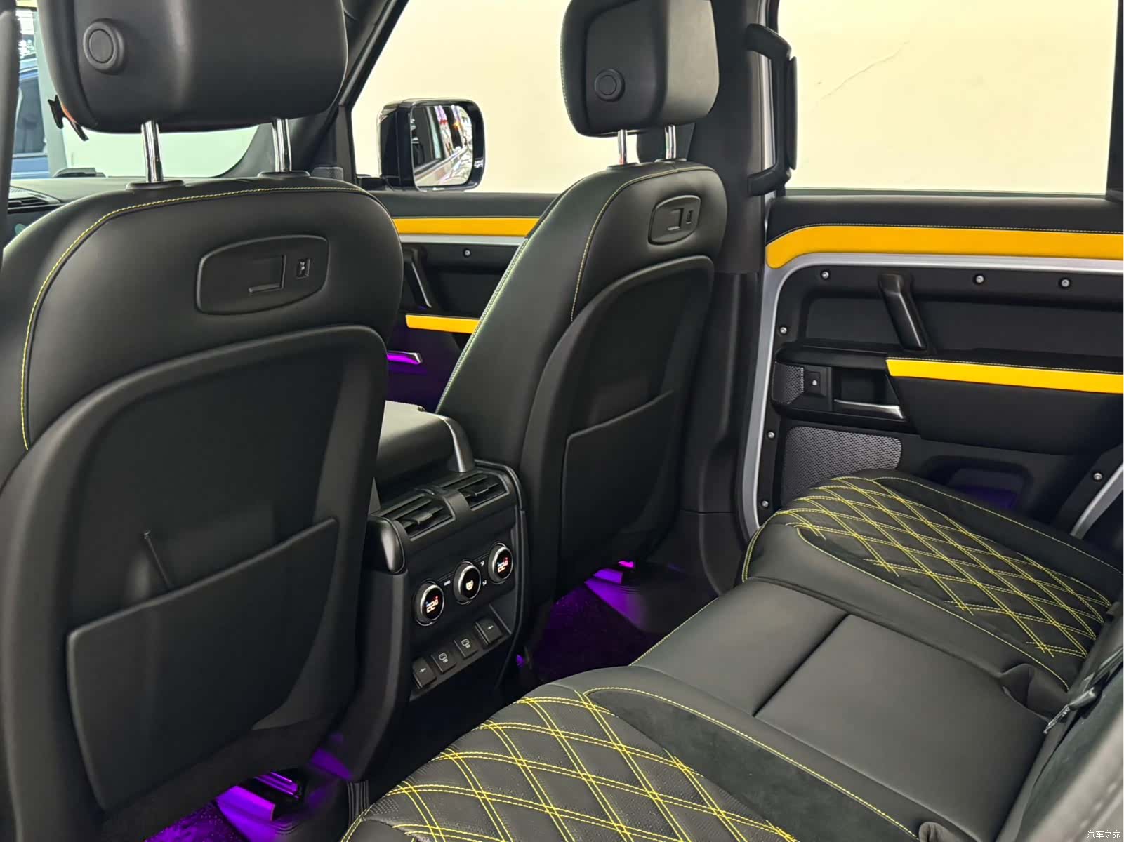 Land Rover Defender, 2021 8
