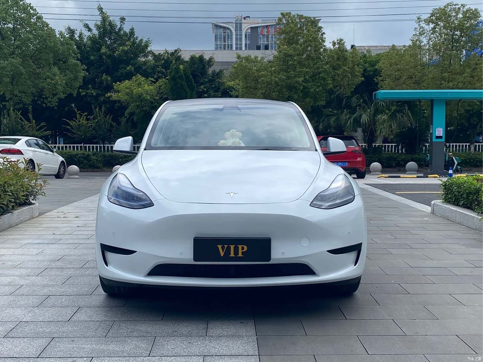 Tesla Model Y, 2023 2