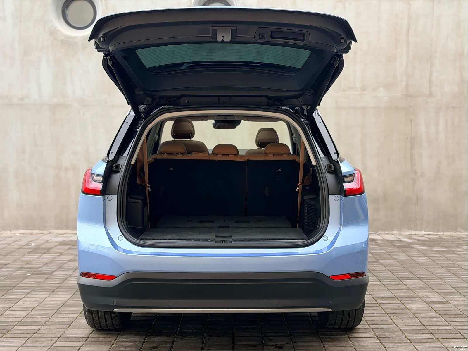 NIO ES8, 2019 11