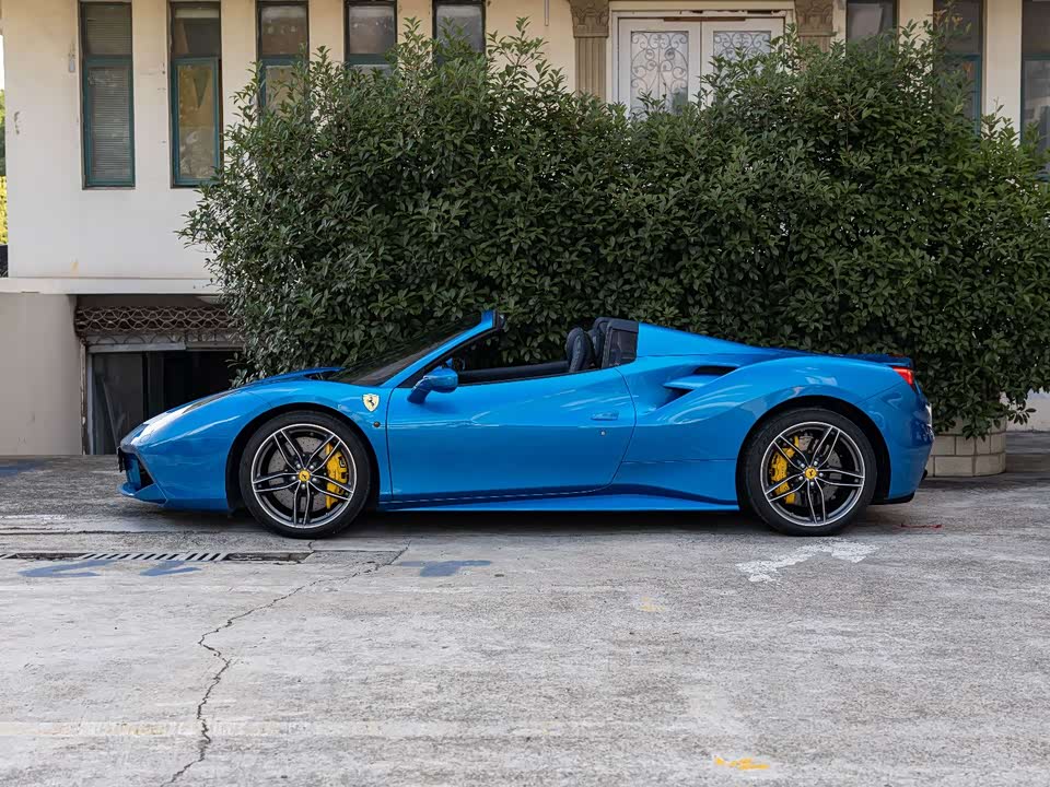 Ferrari 488