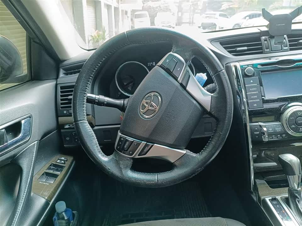 Toyota Reiz