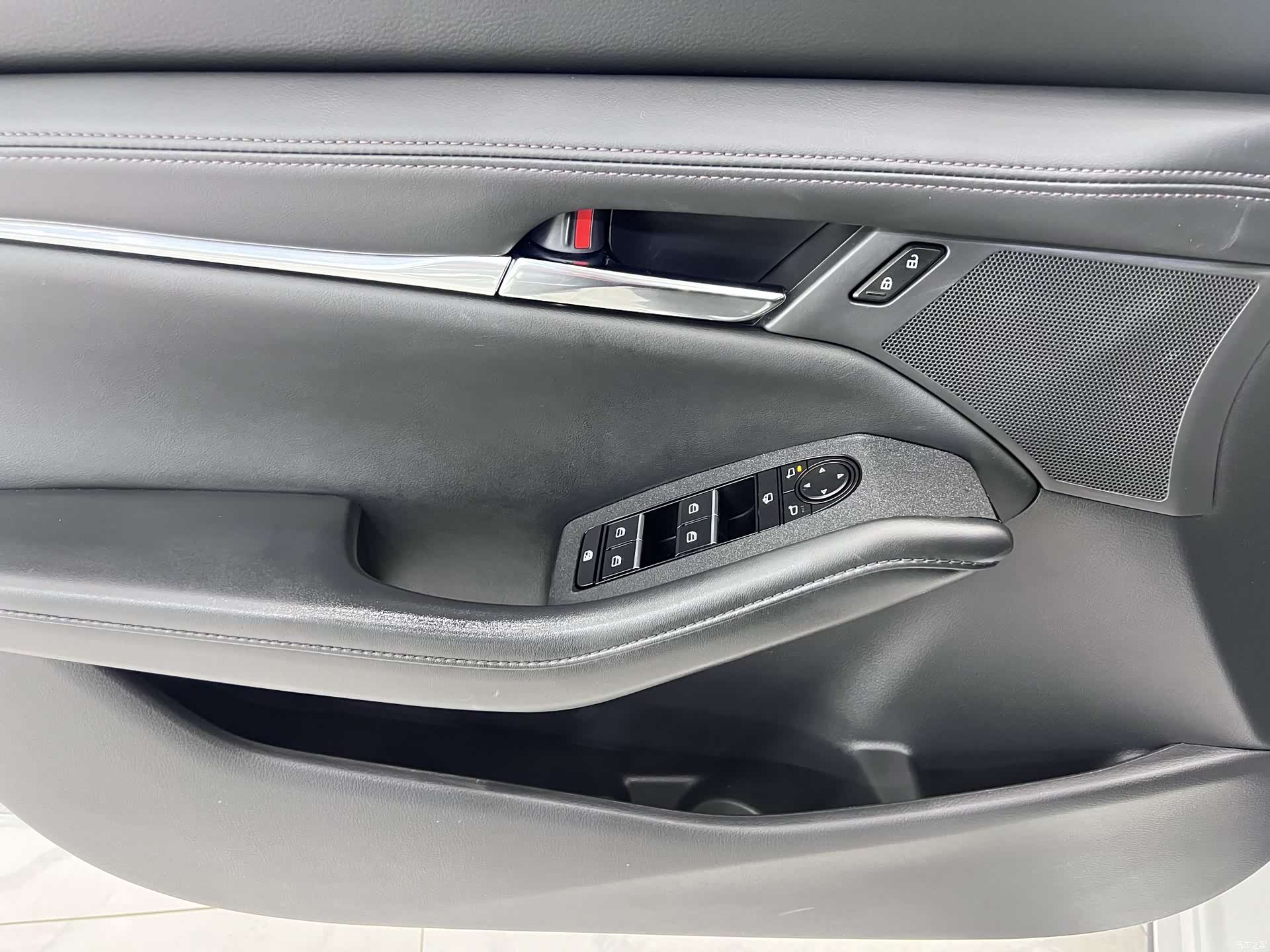 Mazda Mazda3, 2022 13