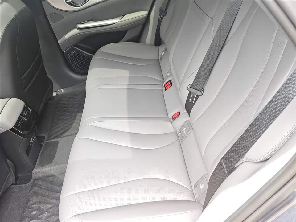BYD Seal 07 DM-i BYD Seal 07 DM-i