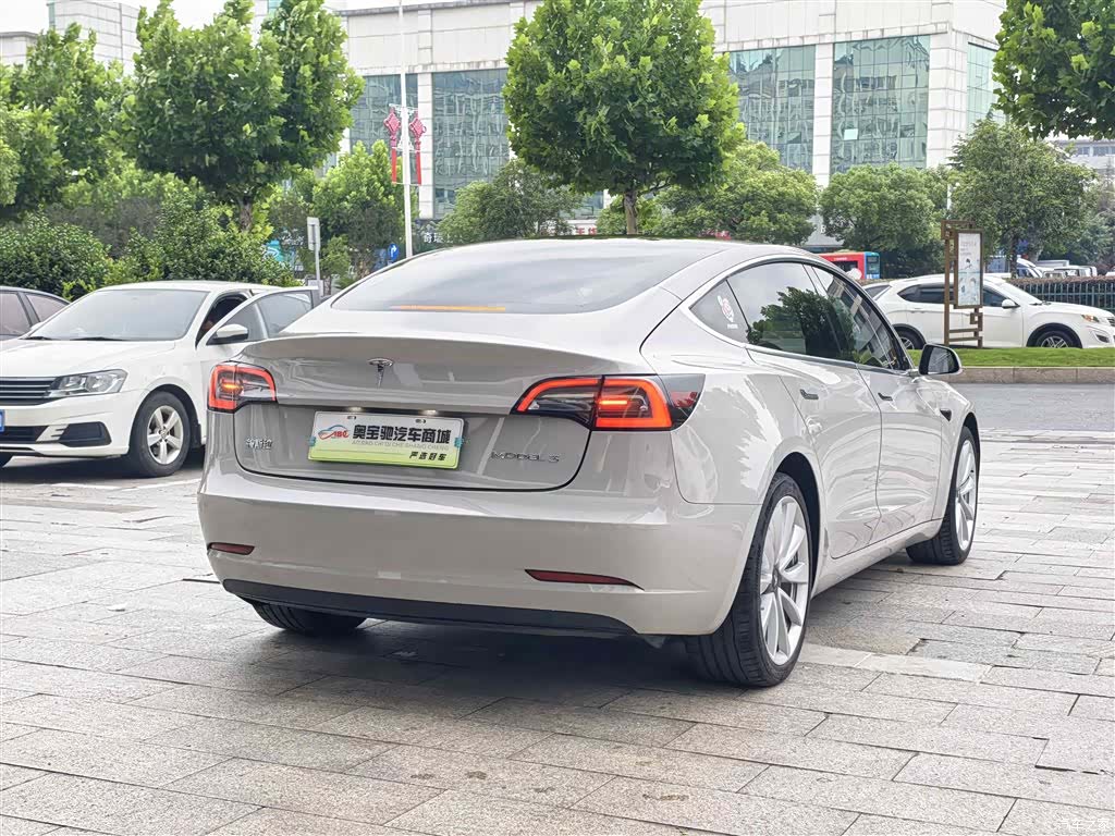 Tesla Model 3, 2020 7