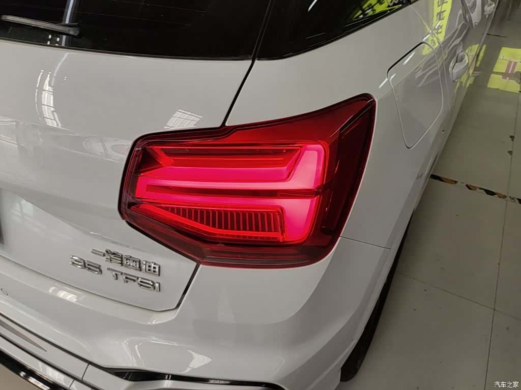 Audi Q2L, 2022 8
