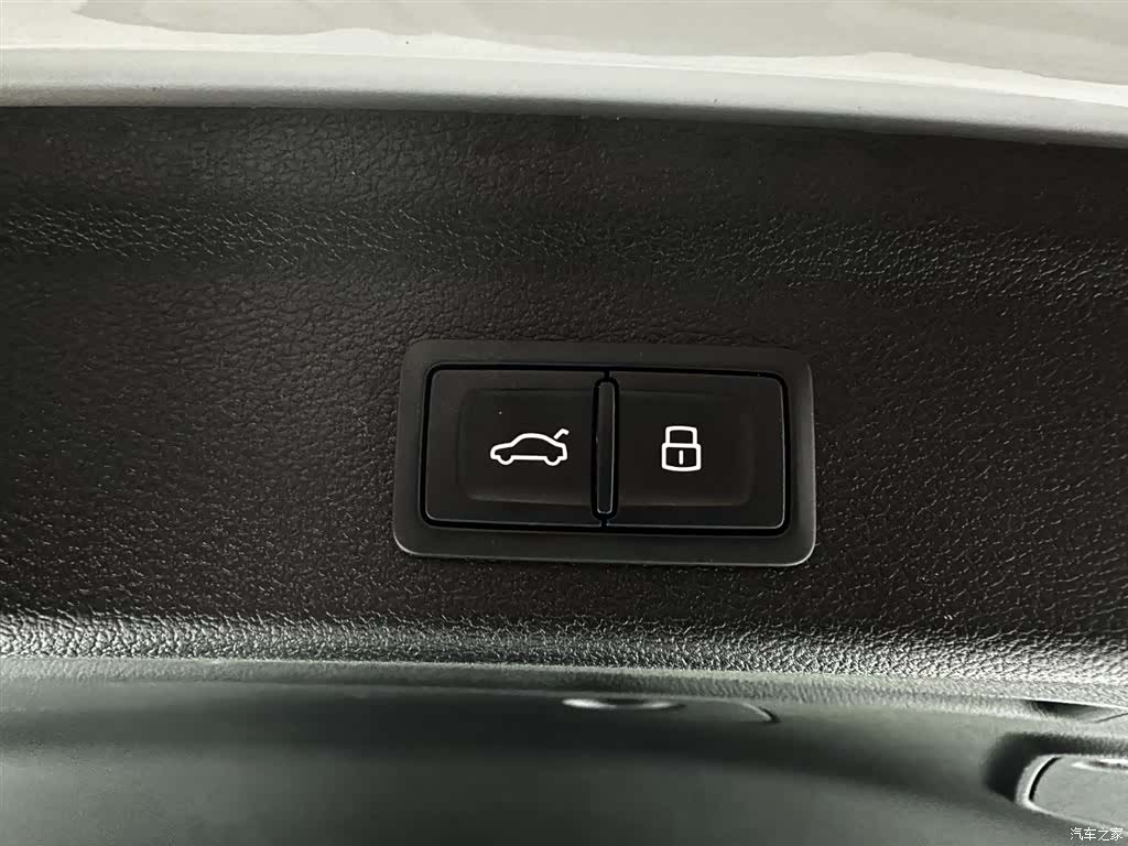 Audi Q3, 2022 10