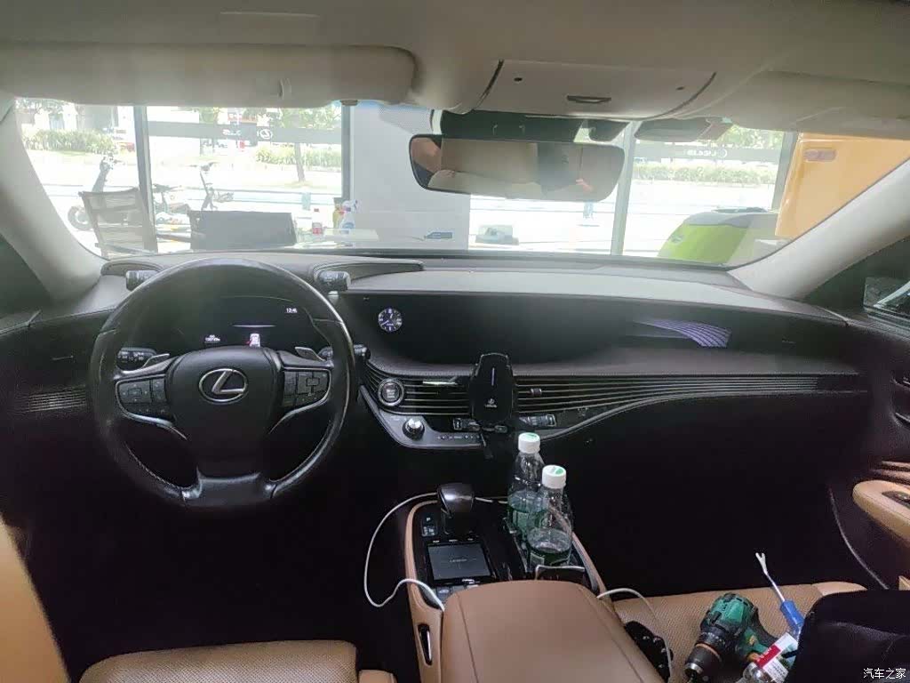 Lexus LS, 2019 все фото