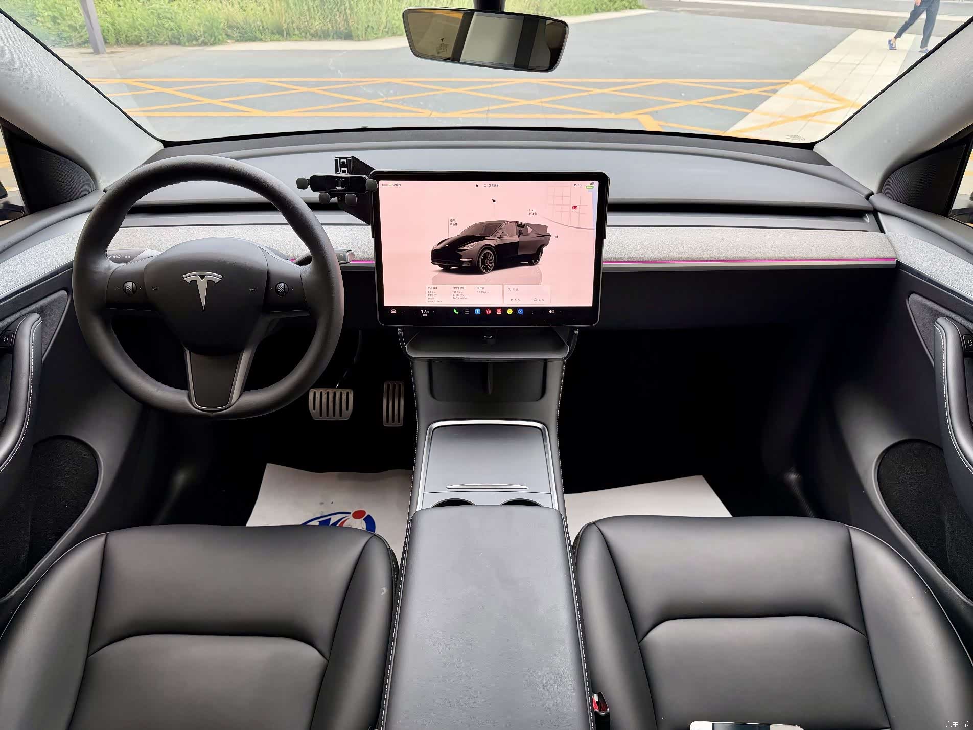 Tesla Model Y, 2023 12