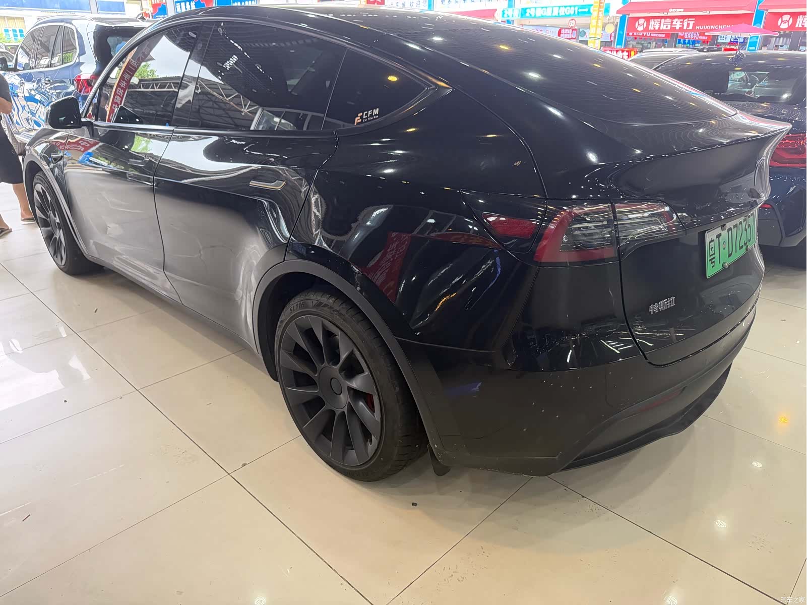 Tesla Model Y, 2022 все фото