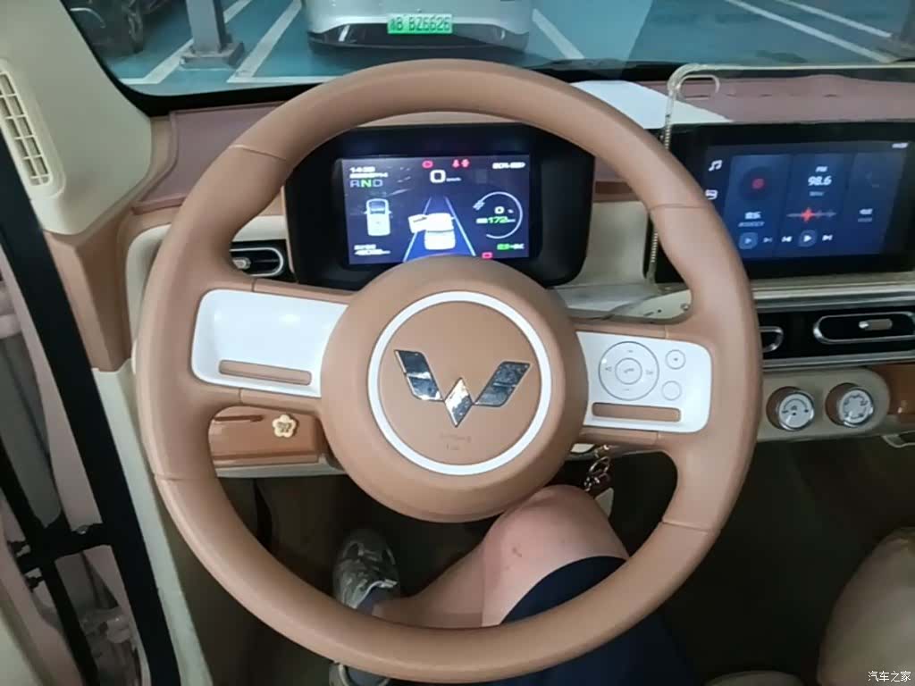 Wuling MINIEV, 2024 11