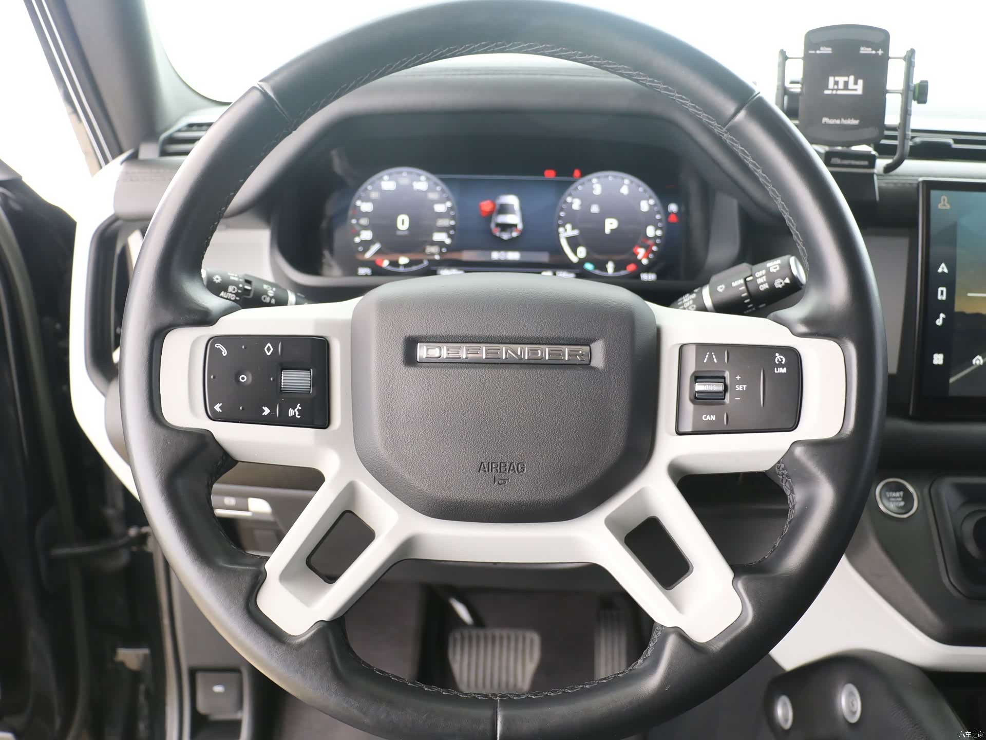 Land Rover Defender, 2023 6
