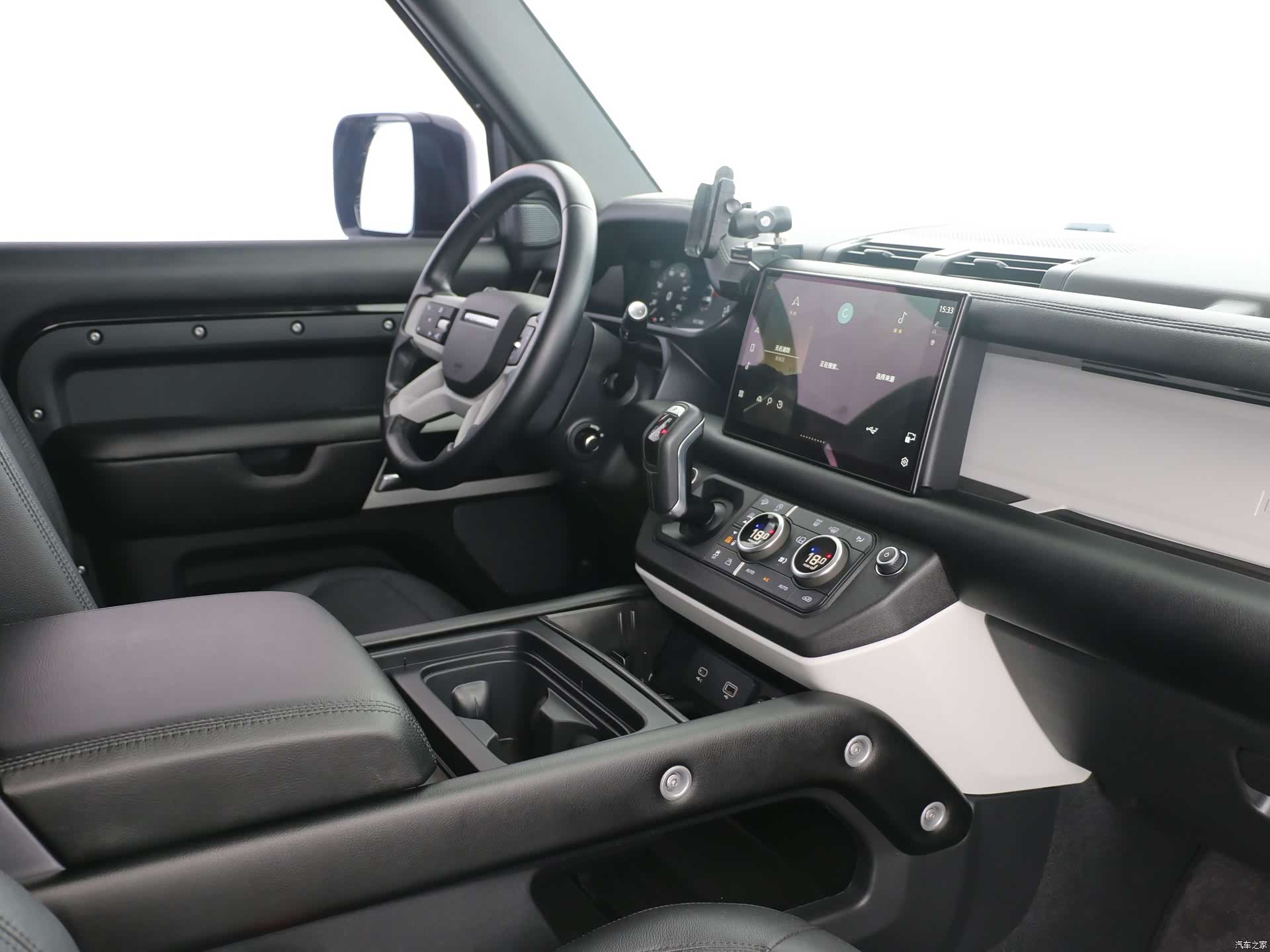 Land Rover Defender, 2023 4