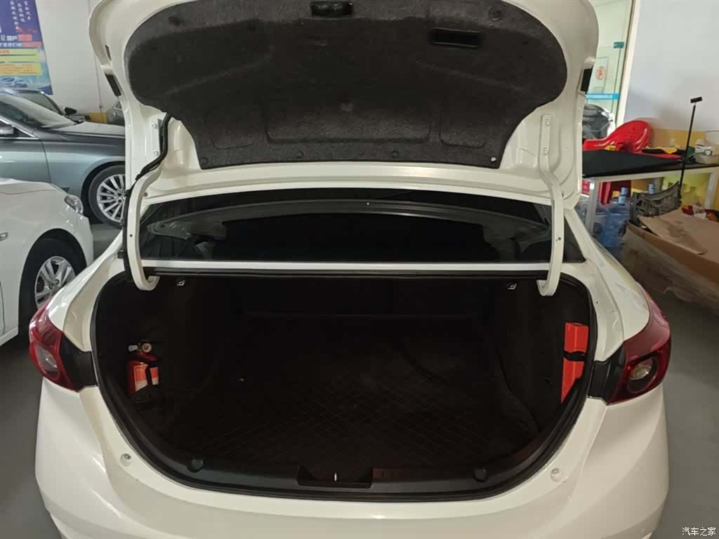 Mazda Mazda3, 2017 19