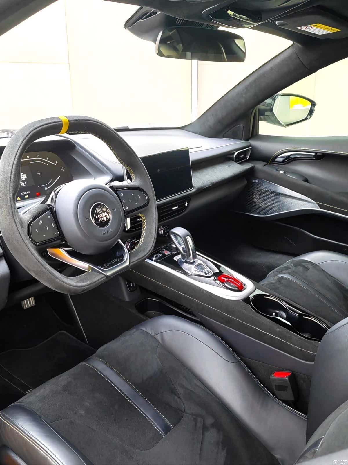 Lotus EMIRA, 2025 10