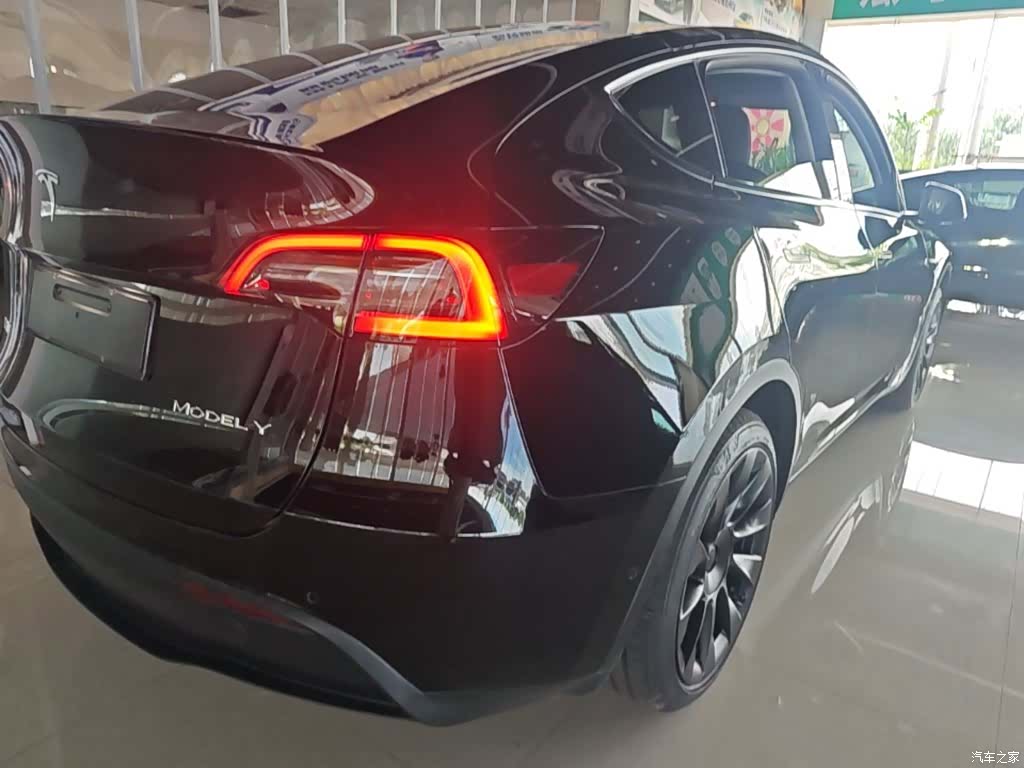 Tesla Model Y, 2021 8