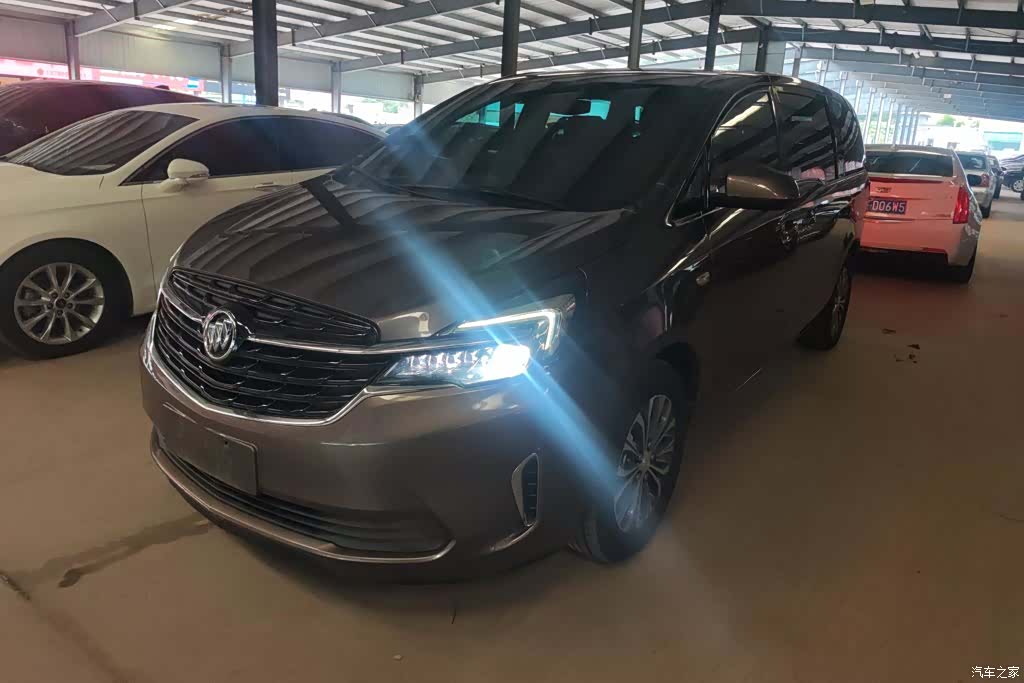 Buick GL8, 2020 1