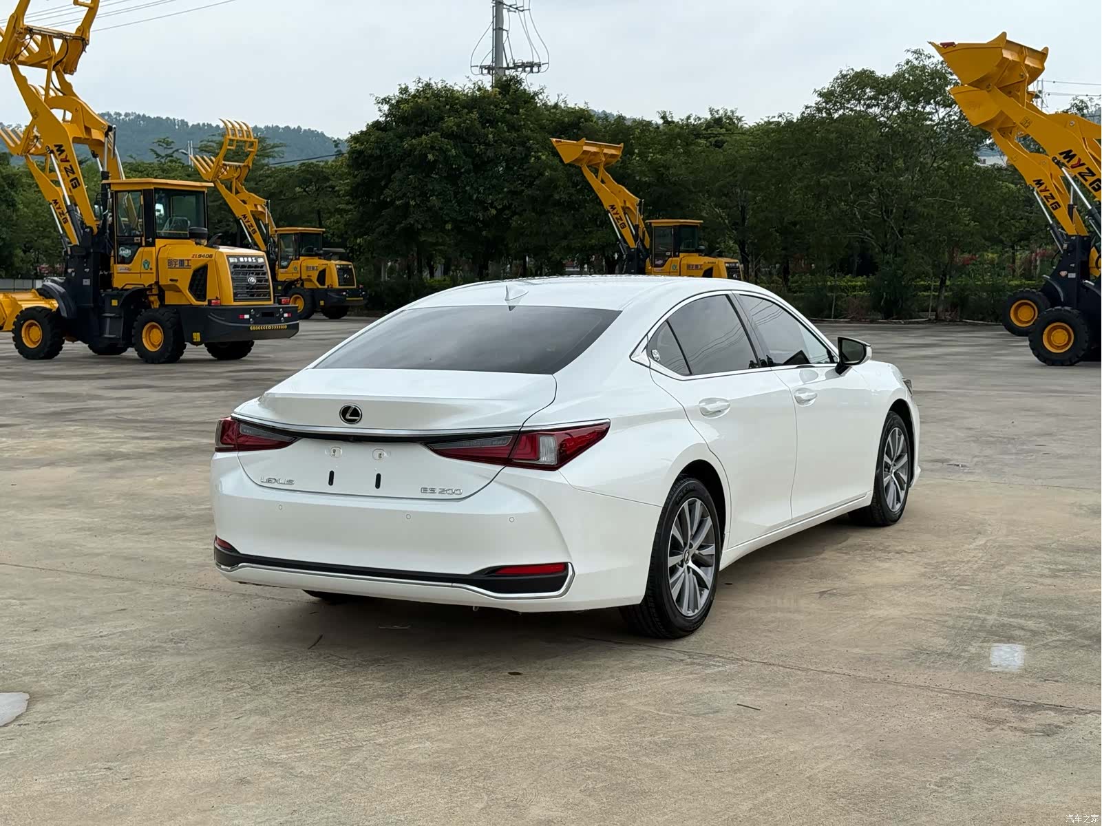 Lexus ES, 2020 9