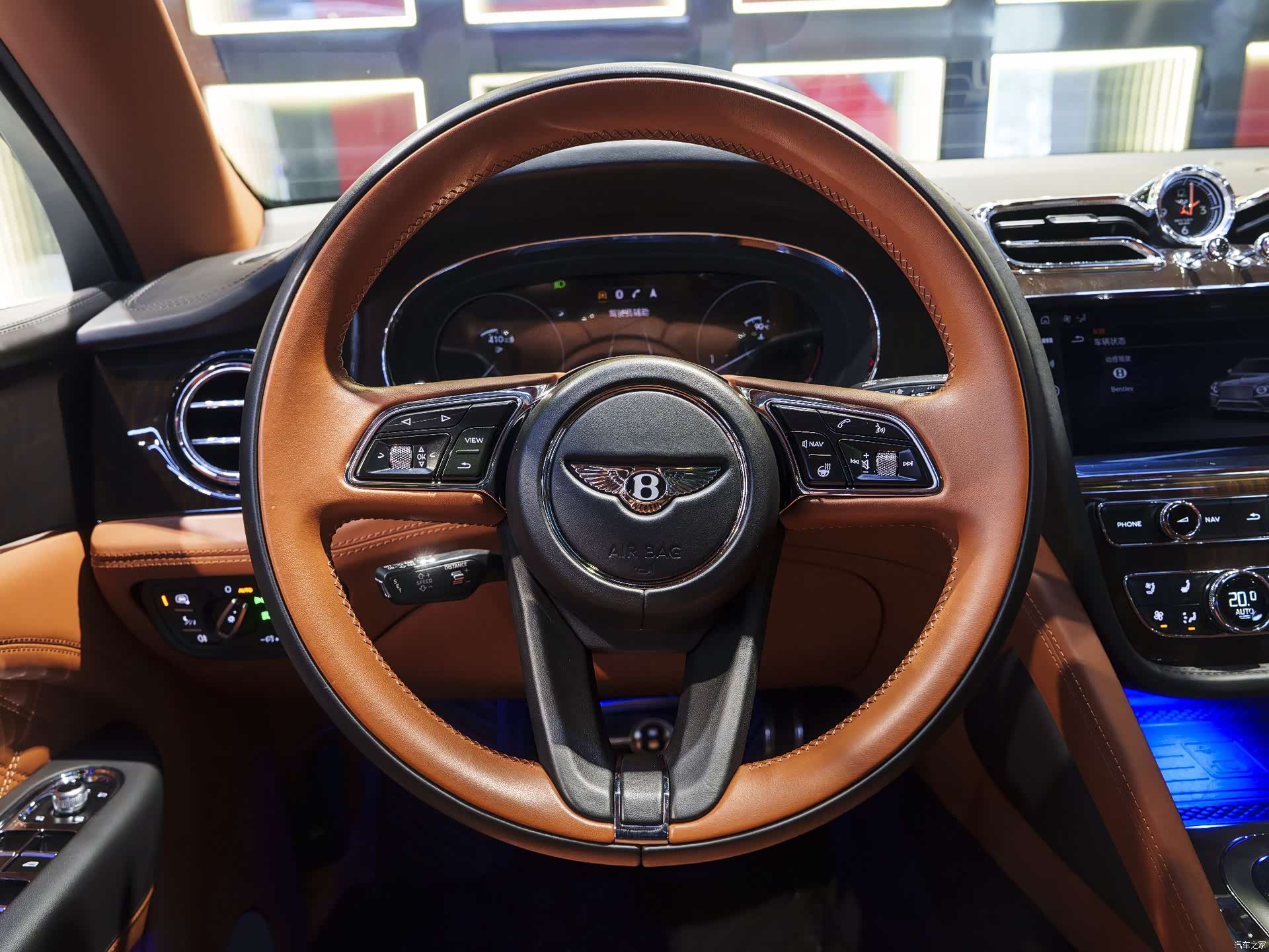 Bentley Bentayga, 2022 17