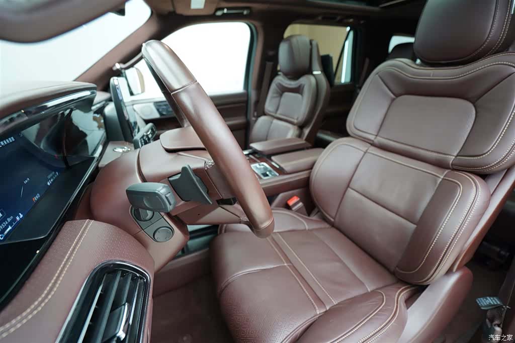 Lincoln Navigator, 2022 4