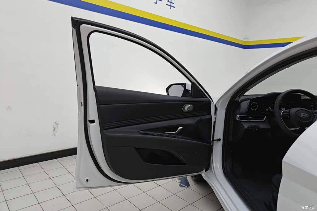 Hyundai Elantra, 2025 7