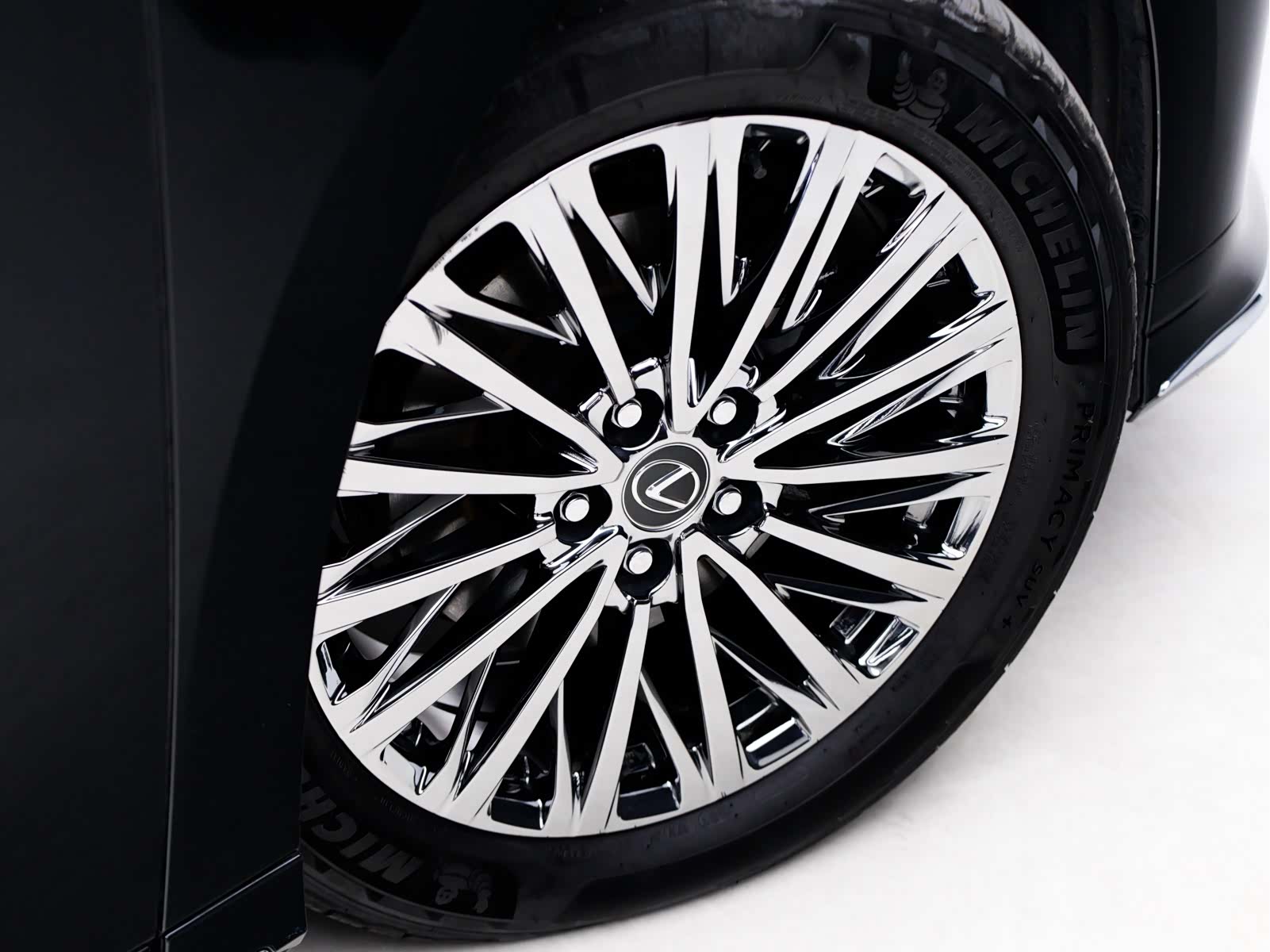 Lexus LM, 2026 6