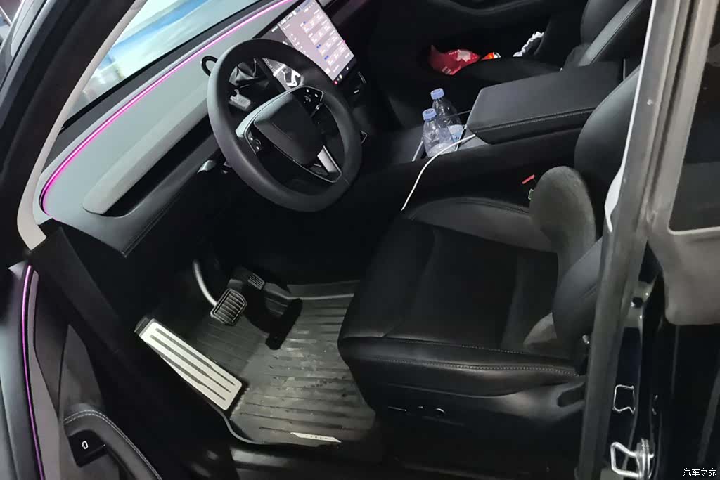 Tesla Model Y, 2025 9
