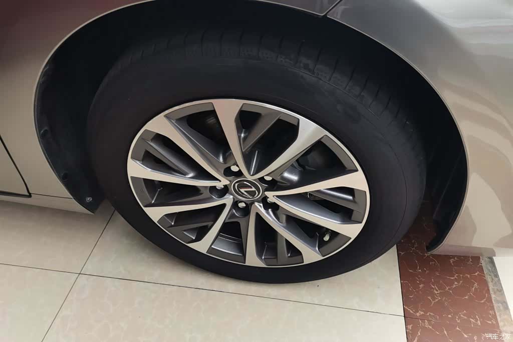 Lexus ES, 2024 6